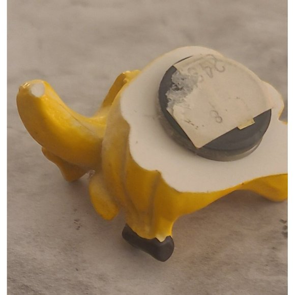 Peeled Banana In Bundle Of Bananas Vintage Refrigerator Magnet - SEE DESCRIPTION - Picture 6 of 7